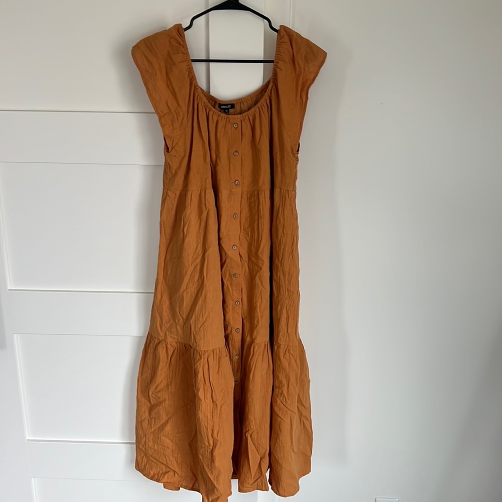 Womens size M short sleeve button dress